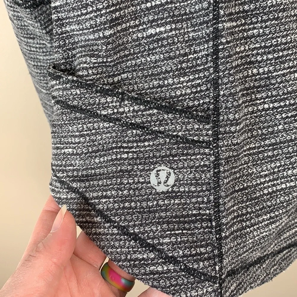 Lululemon heathered black gray long sleeve 1/4 zip top sz 8